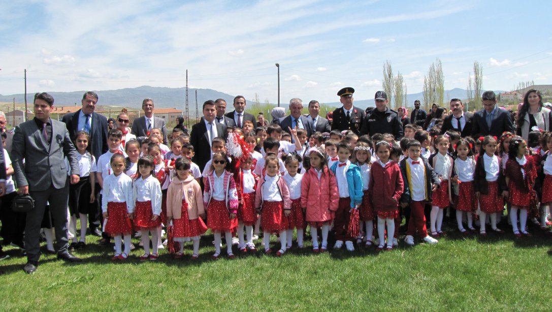 23 Nisan Ulusal Egemenlik ve Çocuk Bayramı İlçemizde Coşkuyla Kutlandı